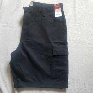 Men's Wrangler Blue Black Cargo Gorpcore Shorts  Size 38 NWT